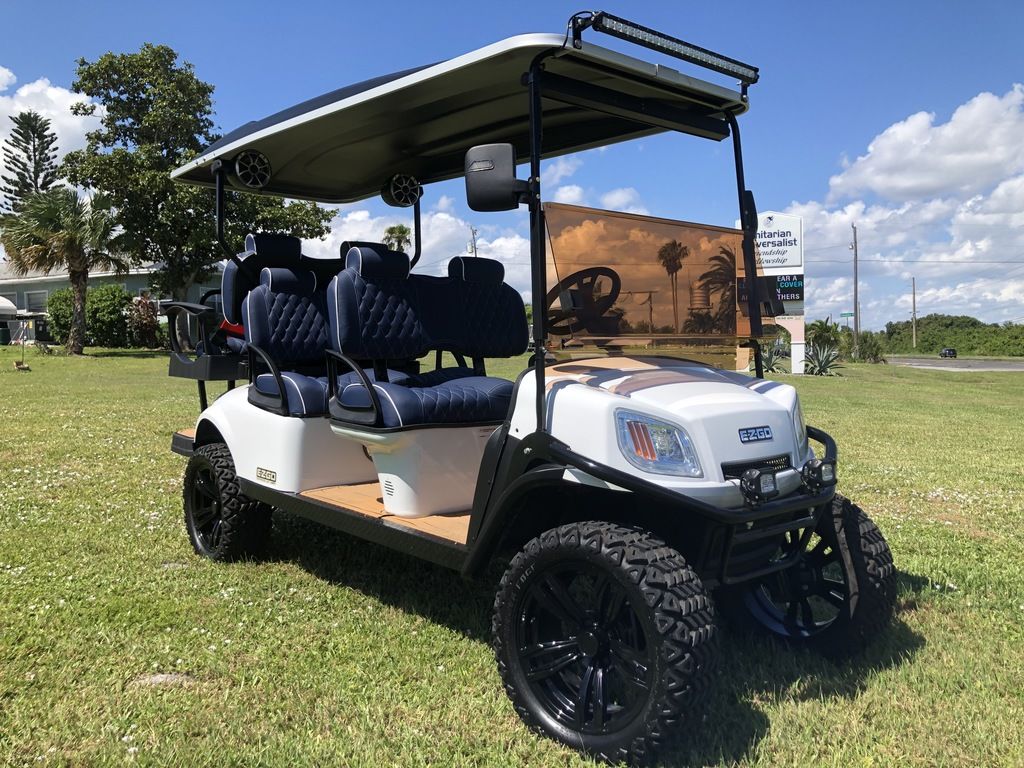 2021 E-Z-GO Express™ L6 Gas Bright White