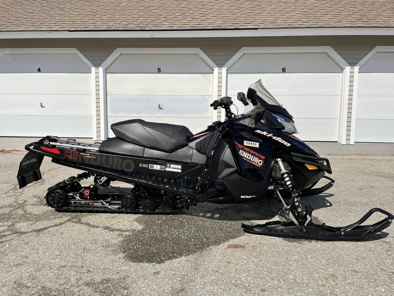 2017 Ski-Doo Renegade® Enduro ROTAX® 1200 4-TEC Ice Ripper XT - Image 3
