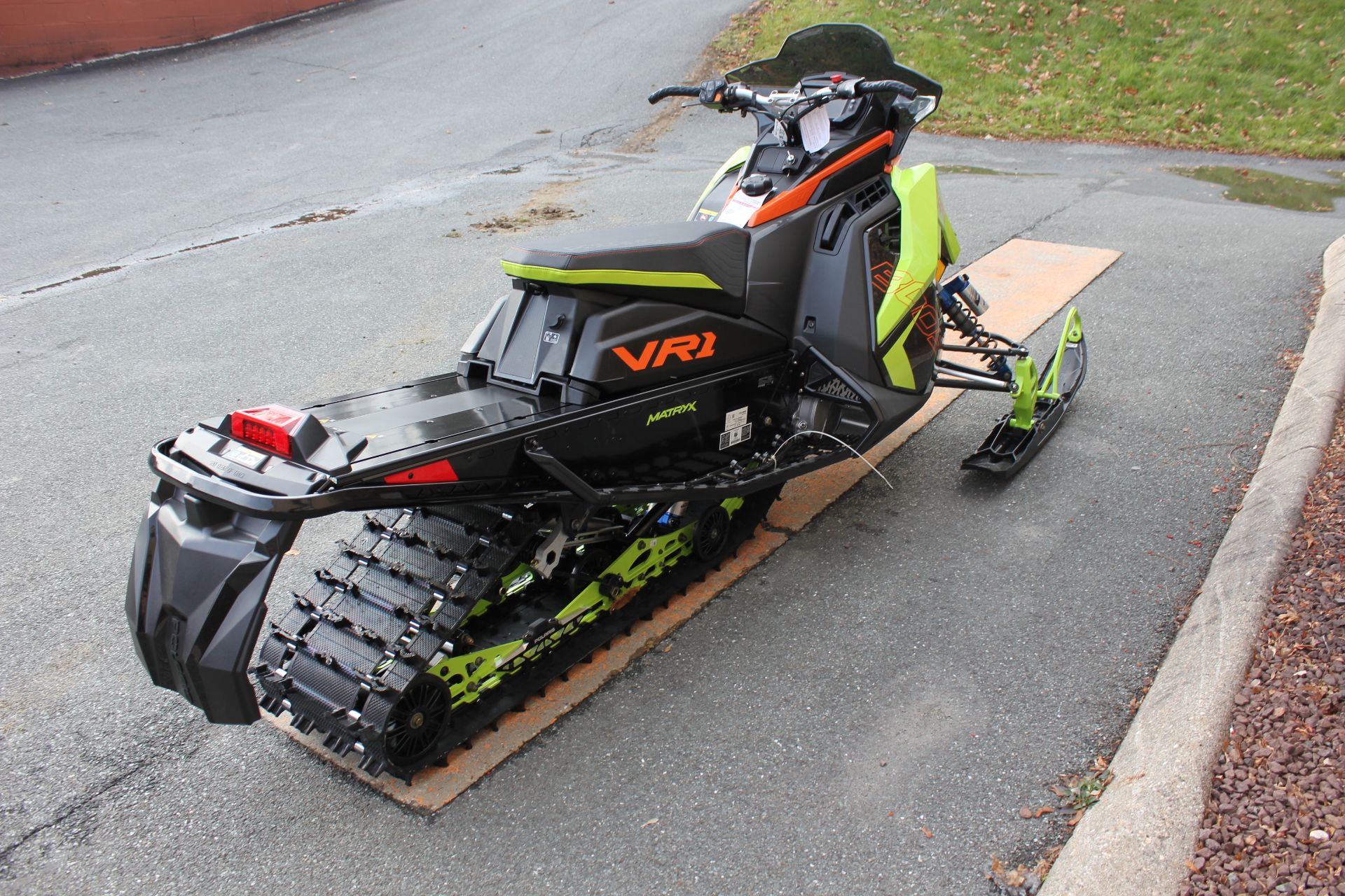 New 2023 POLARIS 2023 PATRIOT BOOST INDY VR1 137 - Image 7