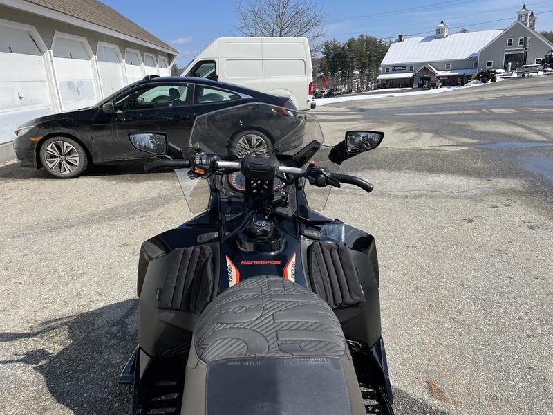 2017 Ski-Doo Renegade® Enduro ROTAX® 1200 4-TEC Ice Ripper XT - Image 6