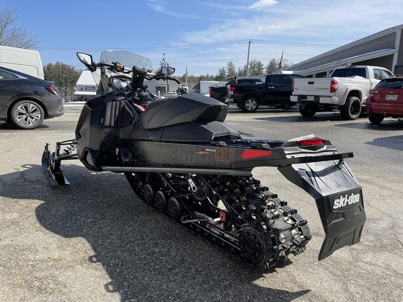 2017 Ski-Doo Renegade® Enduro ROTAX® 1200 4-TEC Ice Ripper XT - Image 7