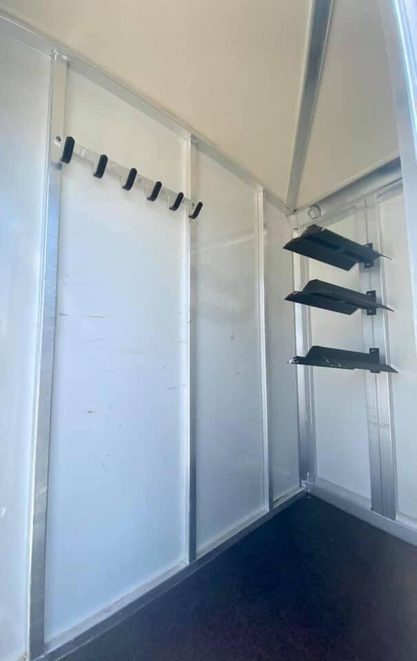 2011 Cimarron 3 Horse Bumper Pull - Image 4