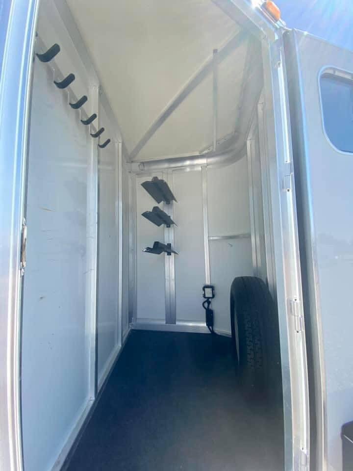 2011 Cimarron 3 Horse Bumper Pull - Image 5